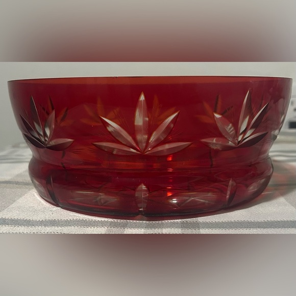 VINTAGE RUBY RED GLASS BOWL WITH CUT GLASS DESIGN - Picture 2 of 9
